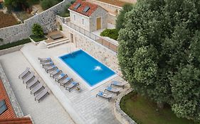 Villas & Apartments Capparis